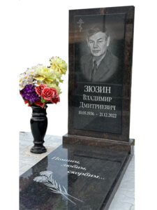 Комбинированный памятник в Краснодаре