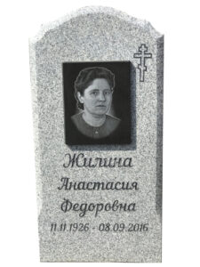 Памятник из серого гранита в Краснодаре