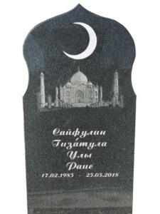 Памятник из зеленого гранита в Краснодаре