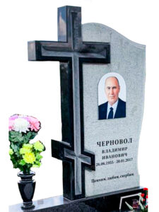 Комбинированный памятник из серого гранита в Краснодаре